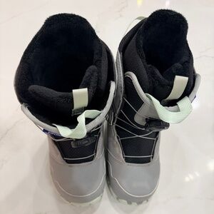 Burton kids zipline snowboard boots size 6